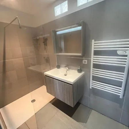 Apartment Proche De La *